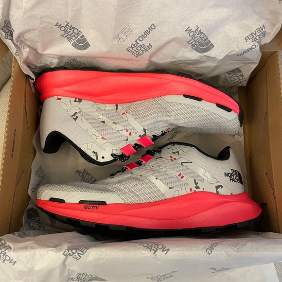 THE NORTH FACE Size 8.5 Women’s Vectiv Eminus Trail Running Shoes NEW - Picture 4 of 10